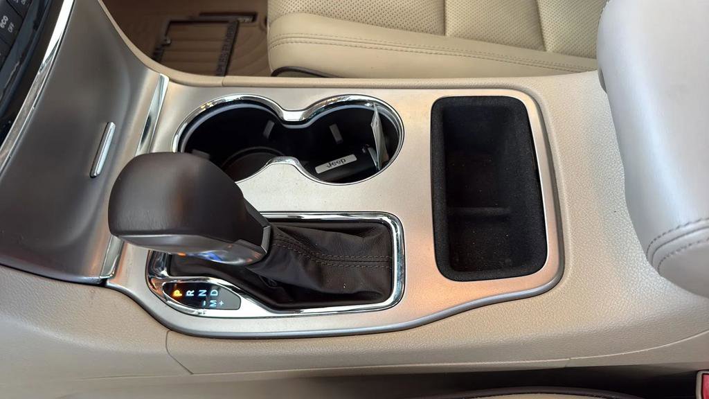 Used 2019 Jeep Grand Cherokee Overland RWD image 31