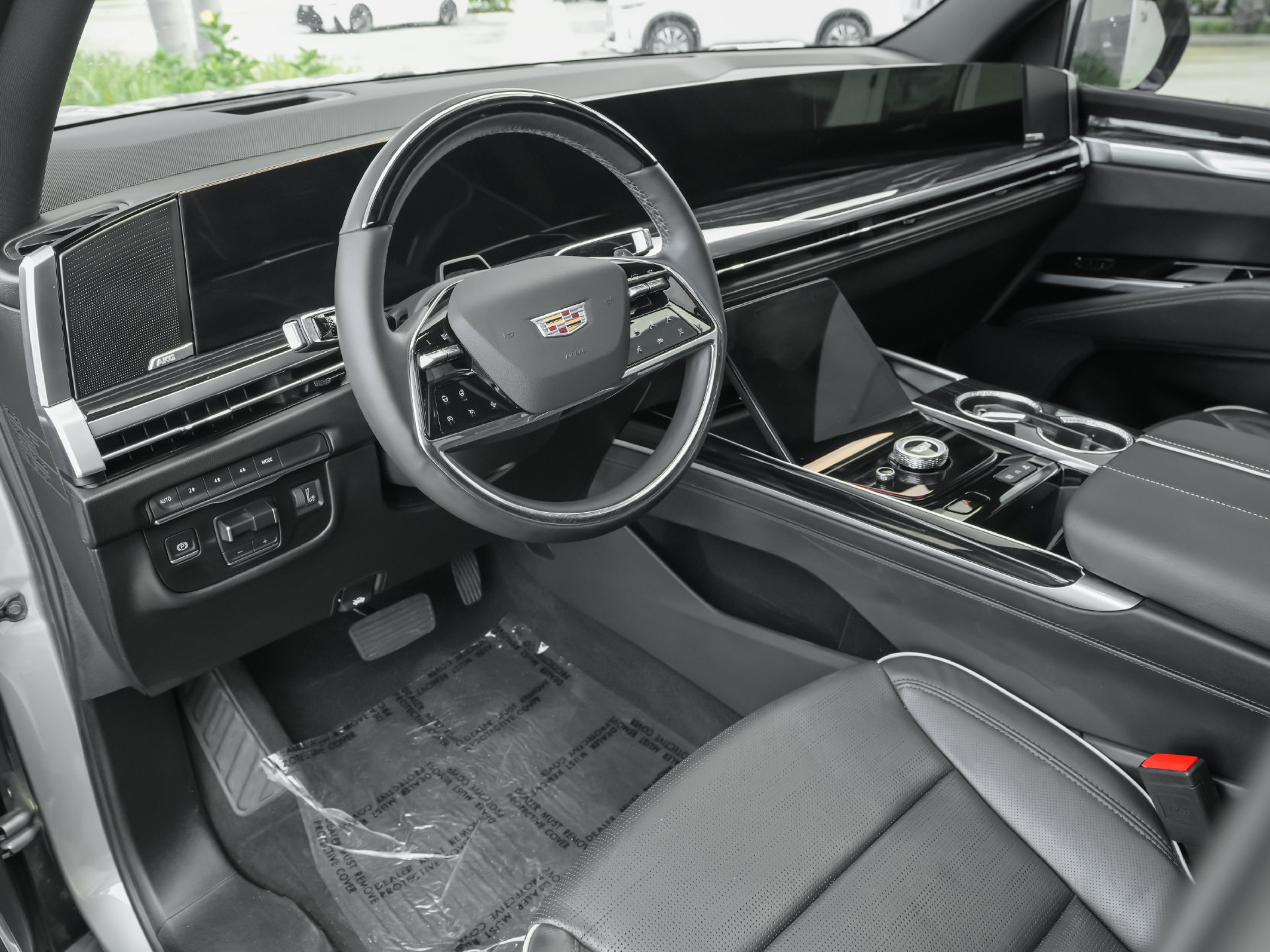 Used 2025 Cadillac Escalade Sport w/ LPO, ONYX Package AWD/4WD image 2