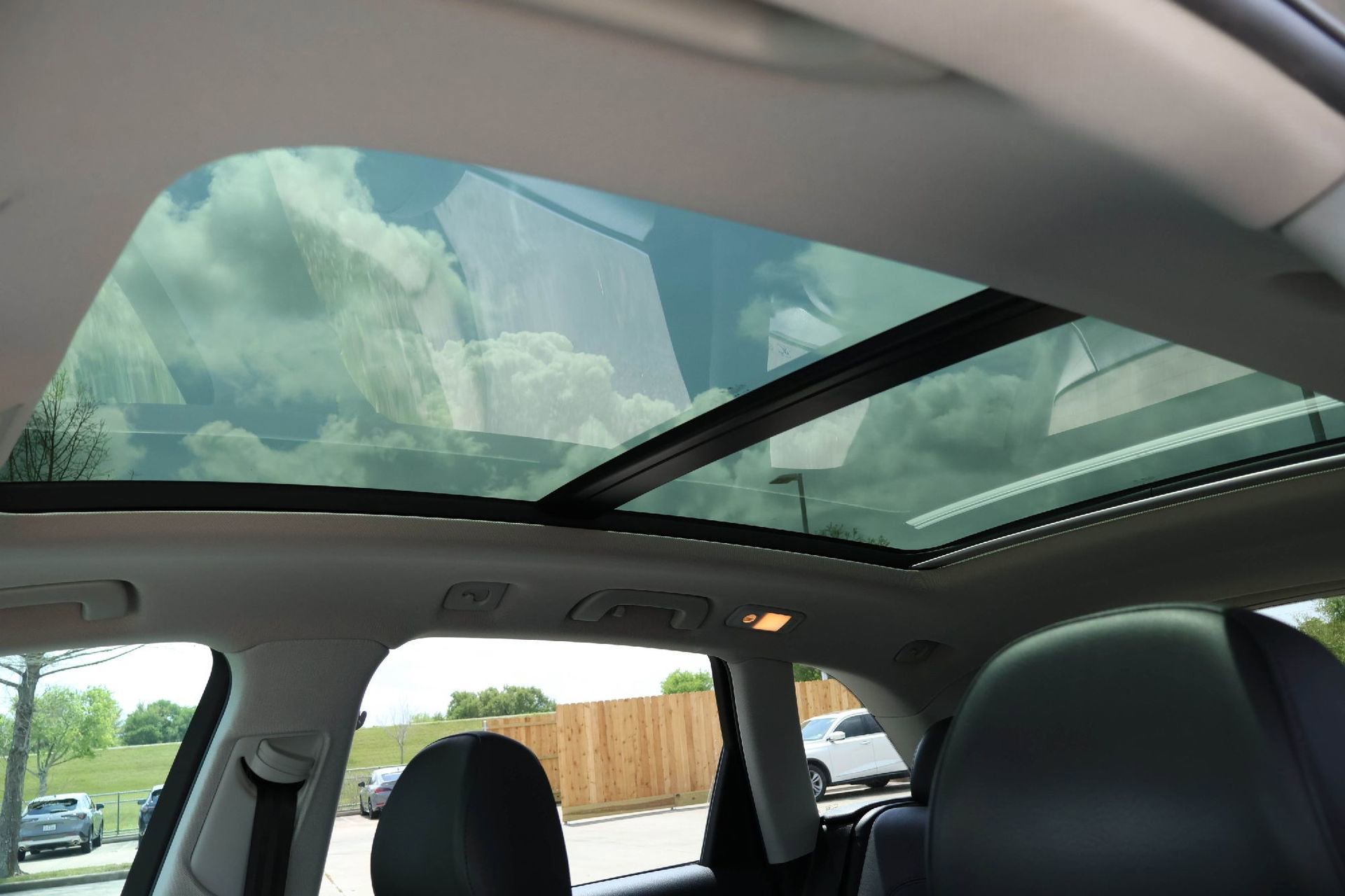 Used 2017 Audi Q5 2.0T Premium Plus w/ Technology Package image 29