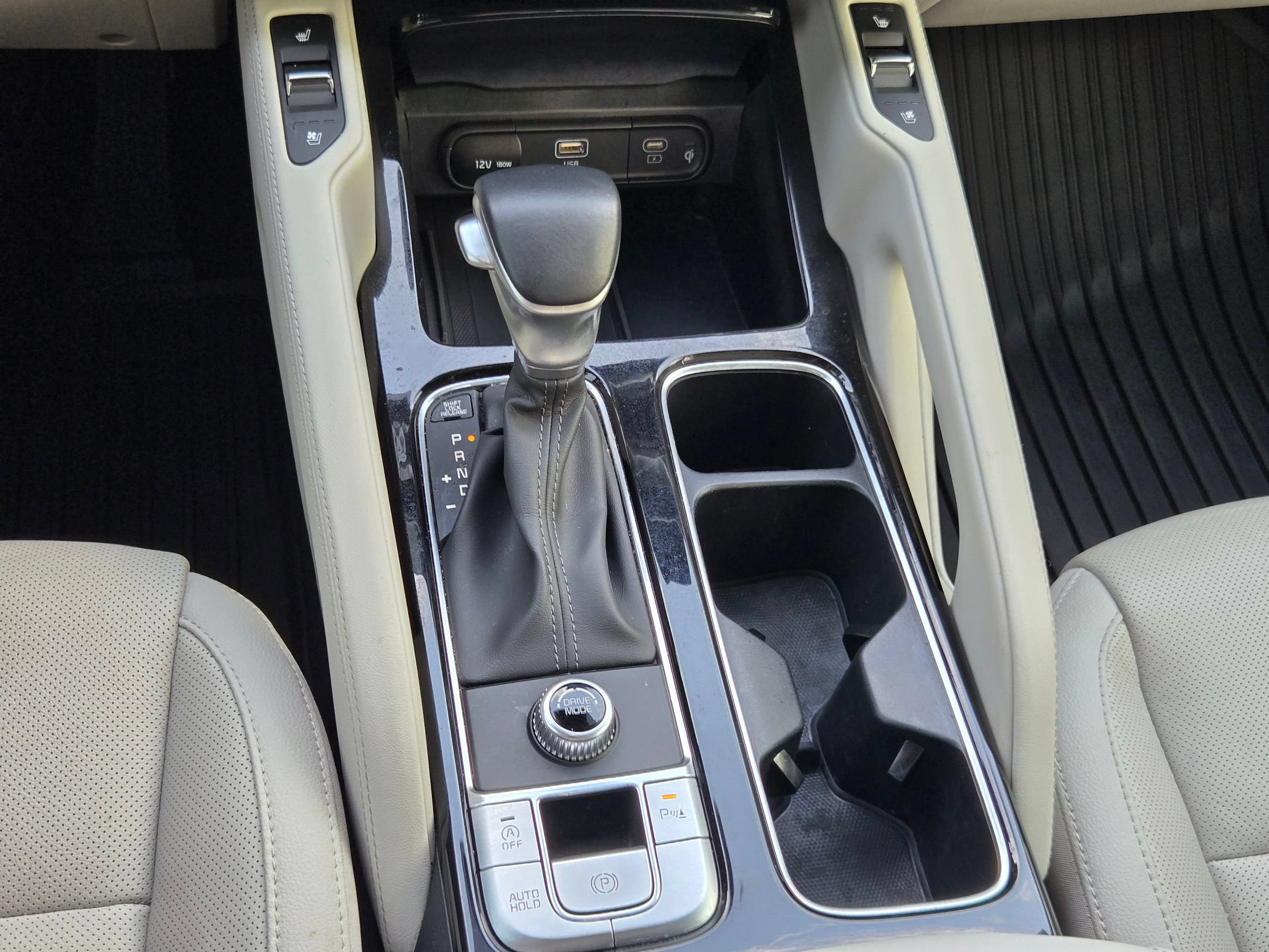 Used 2025 Kia Telluride EX w/ EX Captain's Chair Package FWD image 33