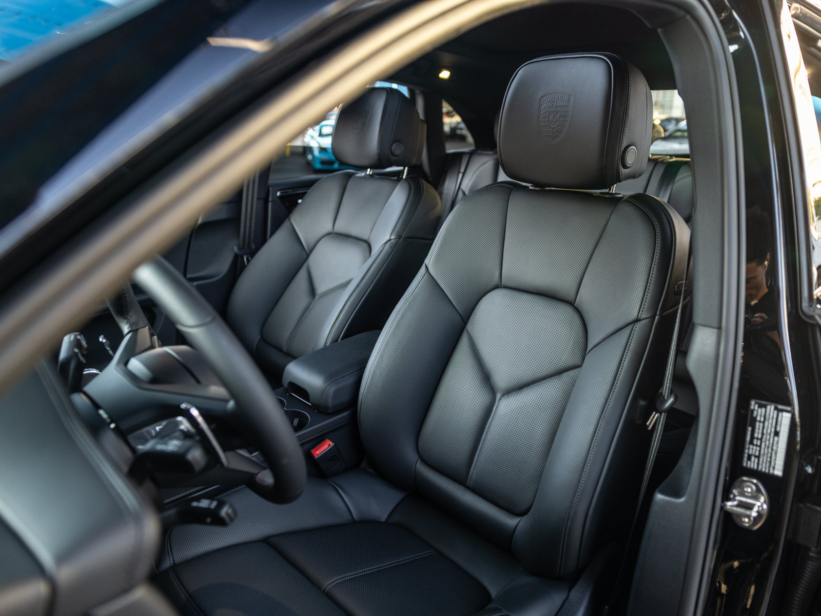 Used 2026 Porsche Macan AWD/4WD image 5
