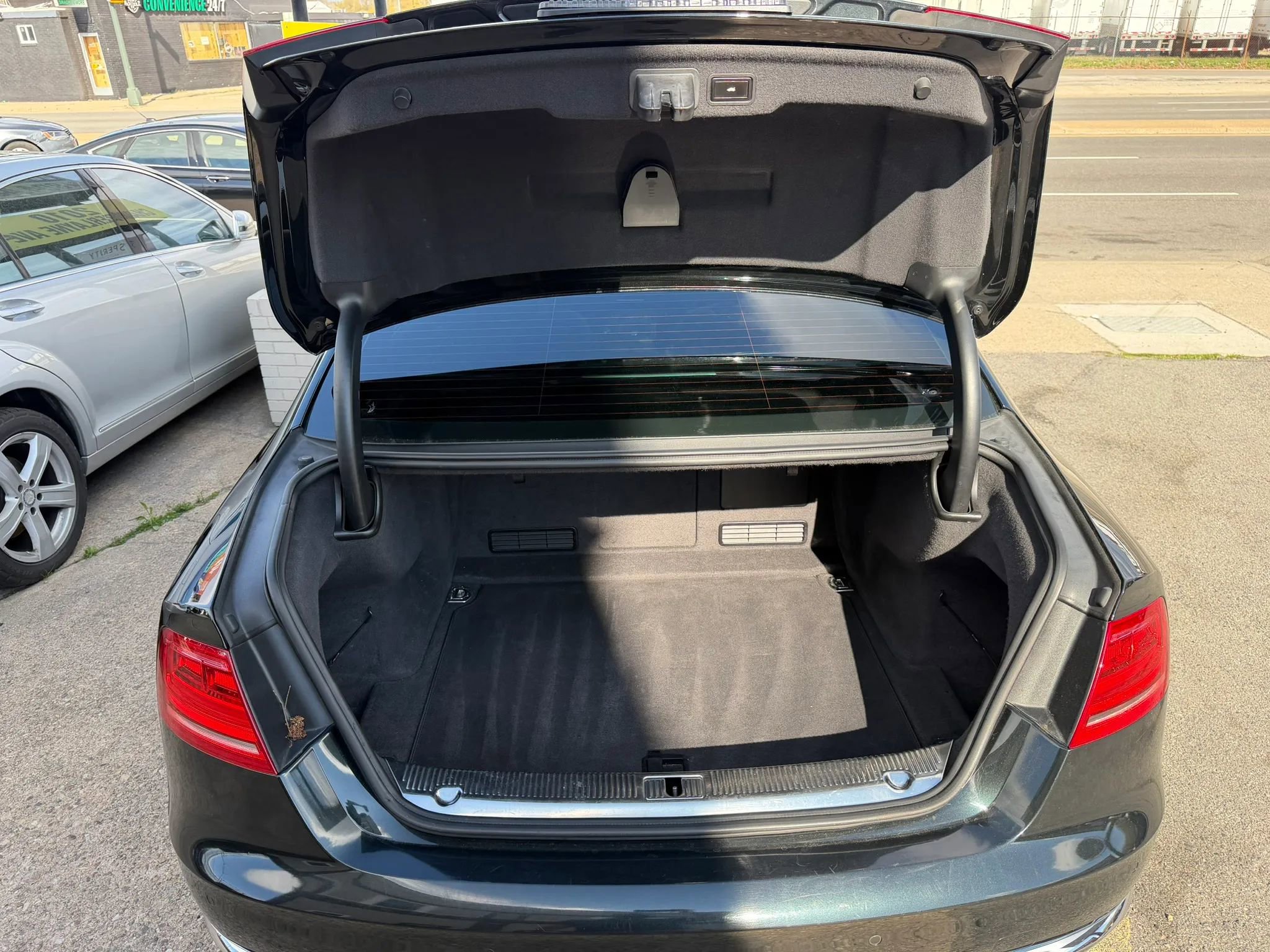 Used 2012 Audi A8 L 4.2 image 36