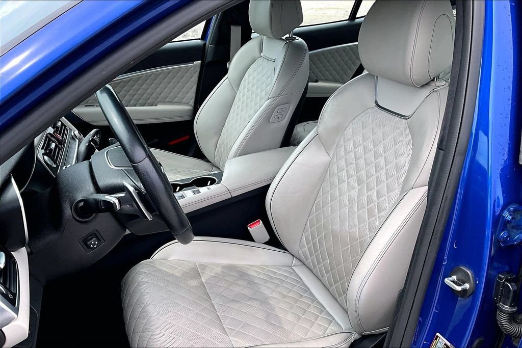 Used 2022 Genesis G70 3.3T RWD image 24