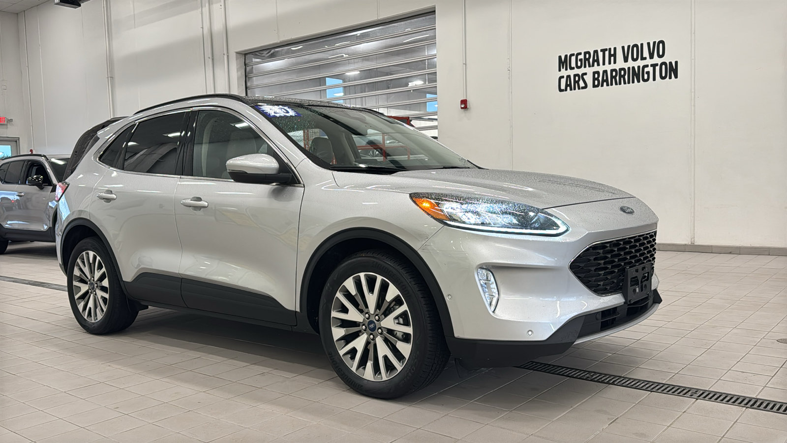 Used 2020 Ford Escape Titanium AWD/4WD image 3