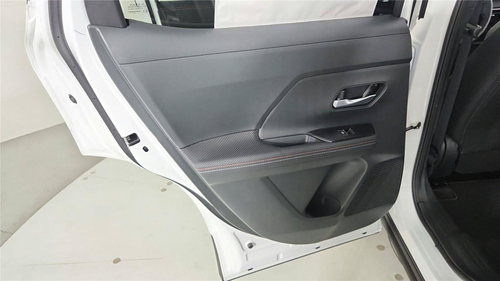 Used 2025 Nissan Kicks SR AWD/4WD image 23