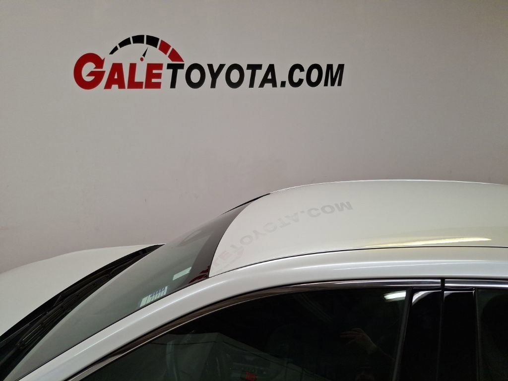 Used 2023 Toyota Crown XLE image 6