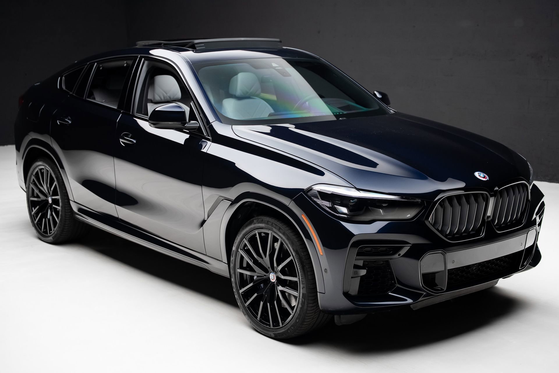 Used 2023 BMW X6 M50i w/ Parking Assistance Package AWD/4WD image 41