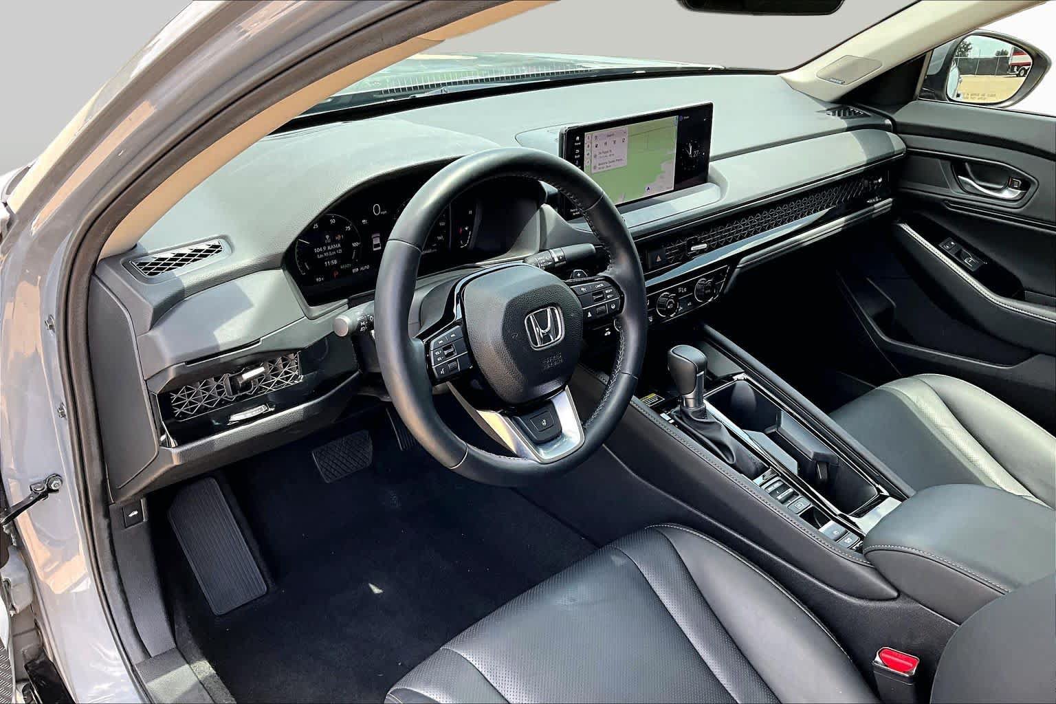 Used 2025 Honda Accord Touring image 18