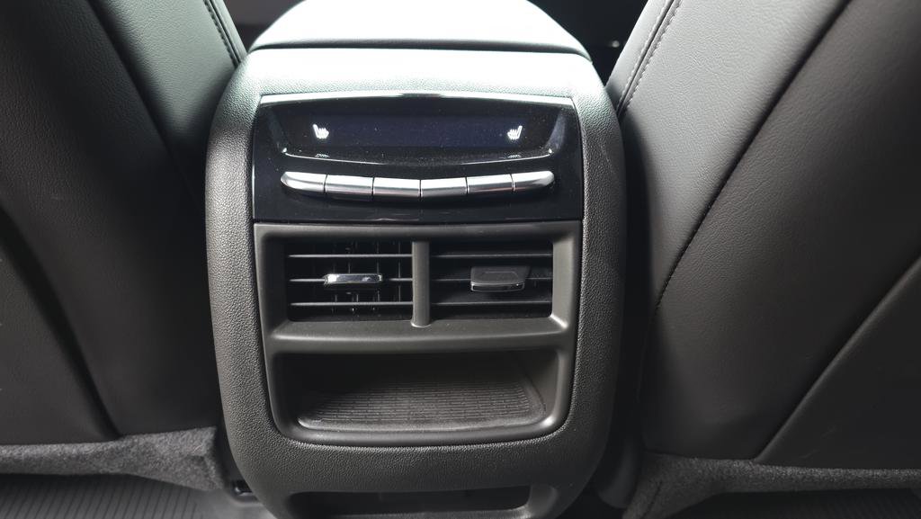 Certified 2025 Cadillac XT5 Sportv w/ Technology Package image 27