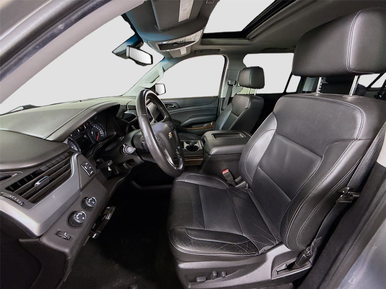 Used 2018 Chevrolet Suburban LT image 15