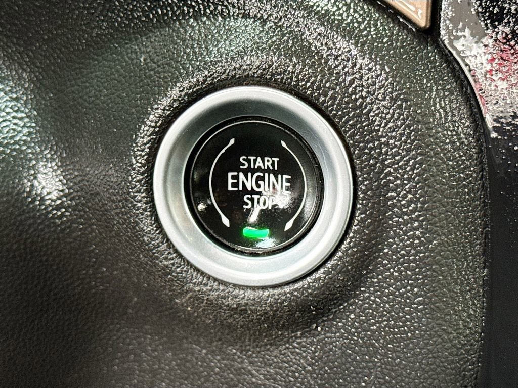 Used 2021 Chevrolet Silverado 1500 High Country w/ Technology Package image 21