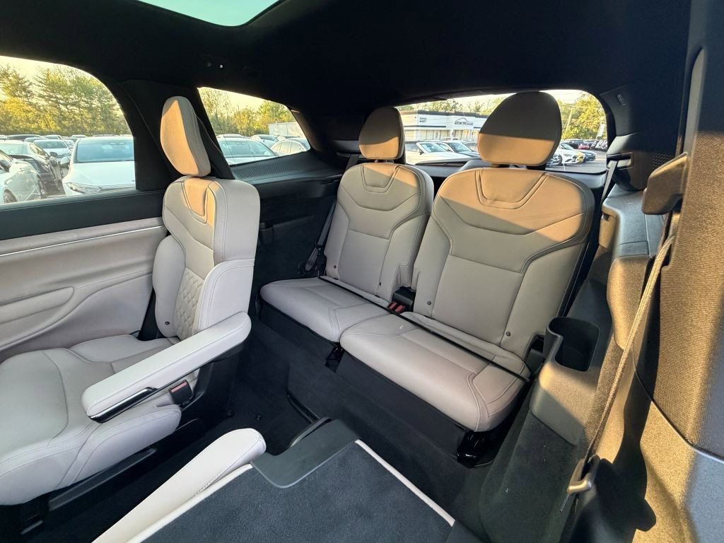 Used 2025 Volvo EX90 Ultra AWD/4WD image 25