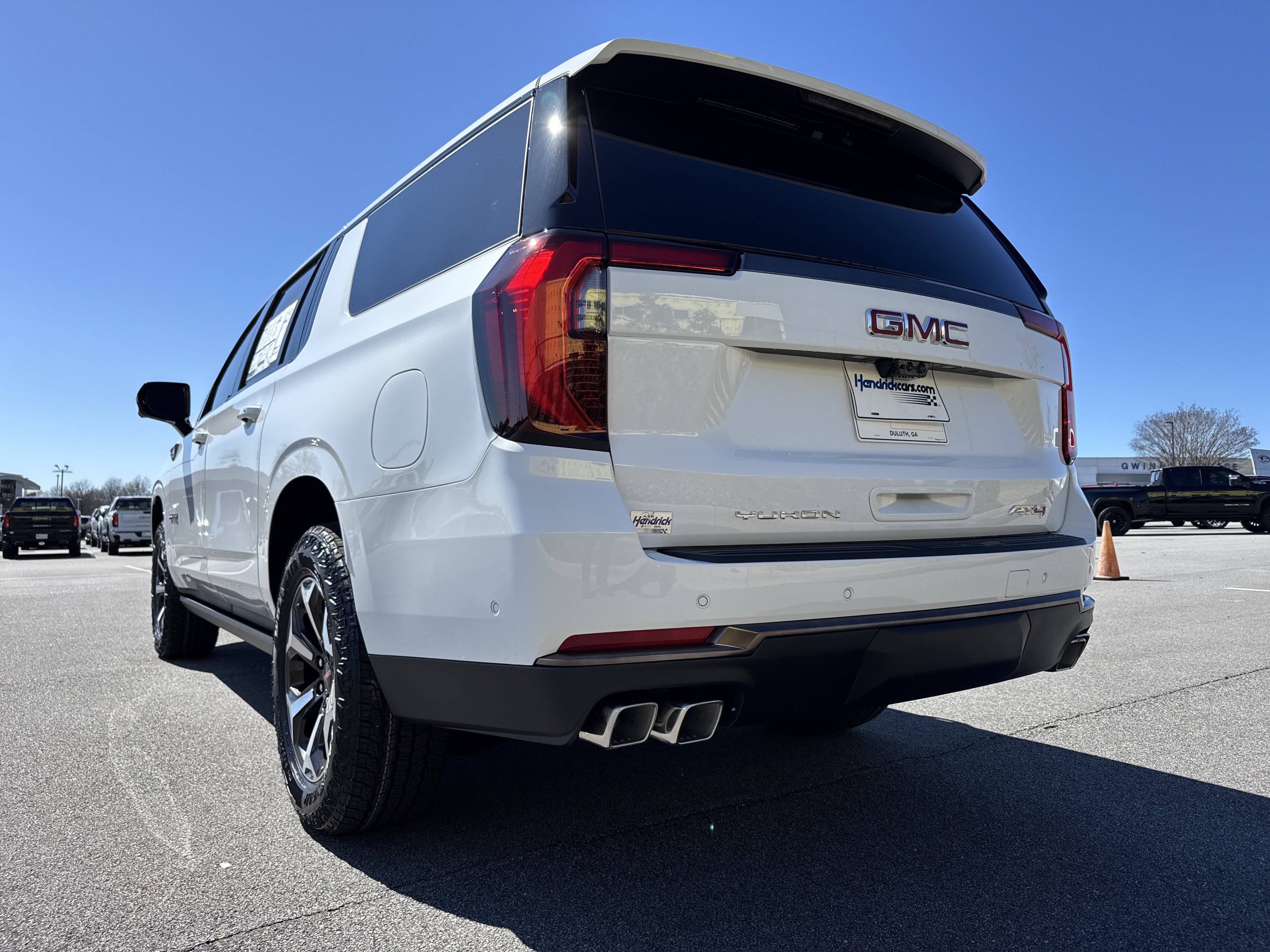 New 2026 GMC Yukon XL AT4 Ultimate AWD/4WD image 8