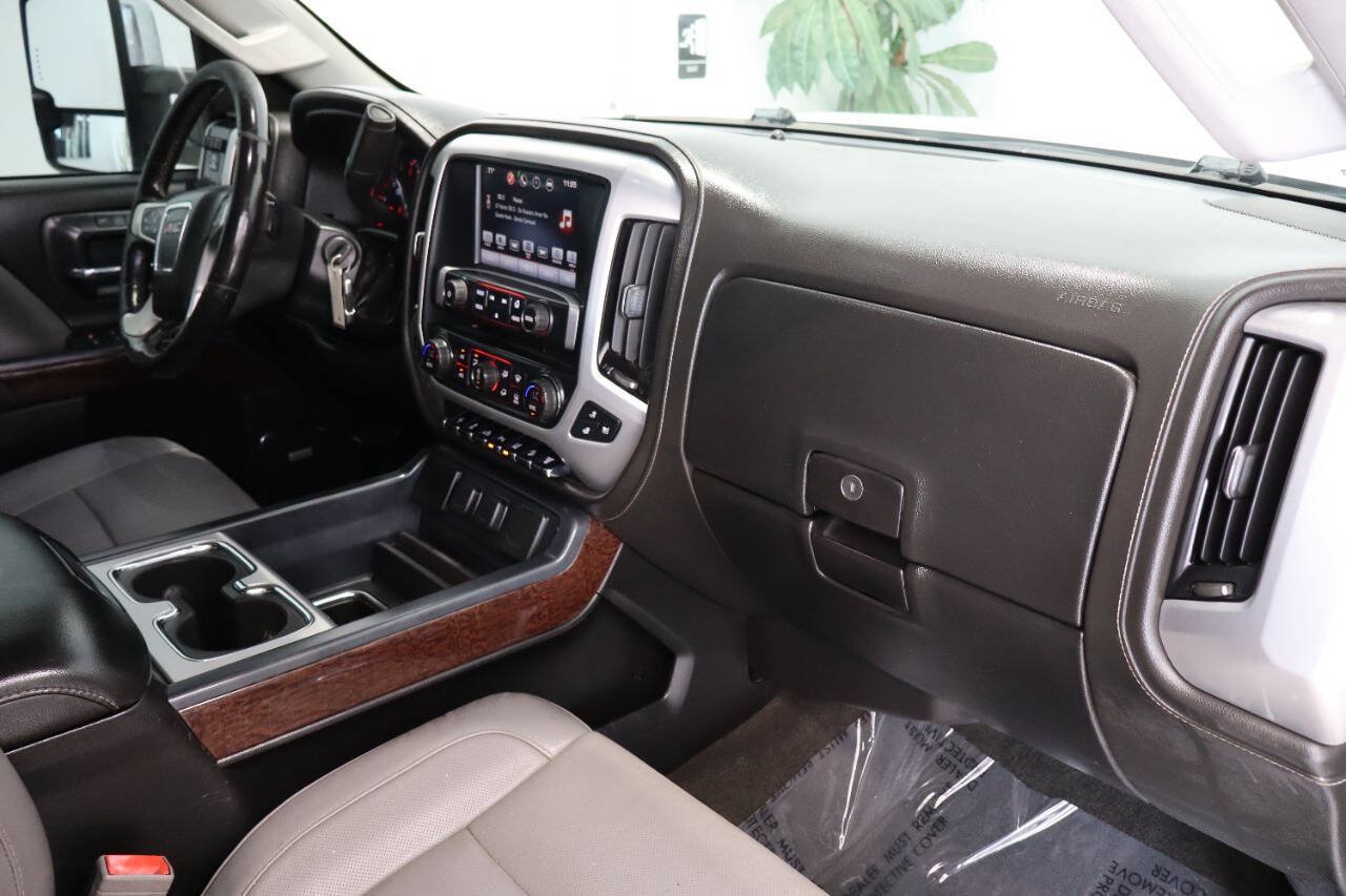 Used 2016 GMC Sierra 2500 SLT w/ Duramax Plus Package AWD/4WD image 10