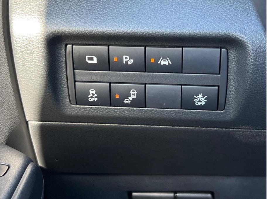 Used 2024 Nissan Kicks S image 17