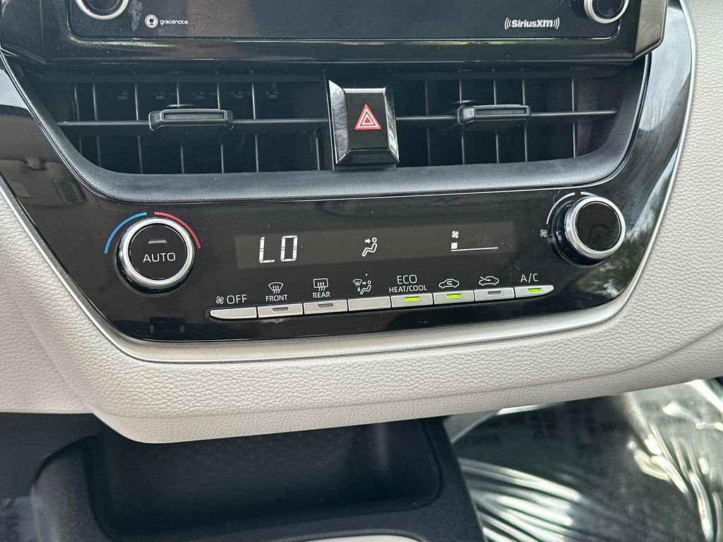 Used 2022 Toyota Corolla LE FWD image 22