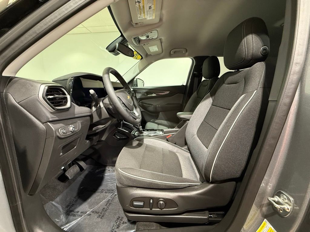 Used 2026 Chevrolet TrailBlazer LT w/ Convenience Package AWD/4WD image 13