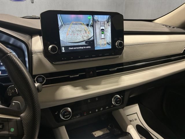 Used 2023 Mitsubishi Outlander SEL AWD/4WD image 18