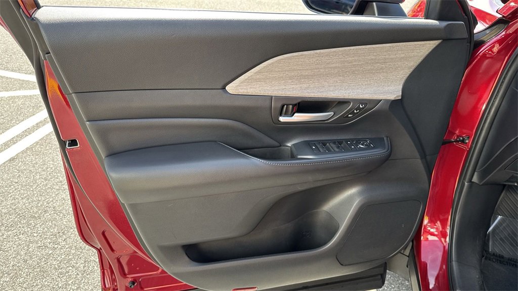 Used 2024 Toyota Grand Highlander FWD image 40