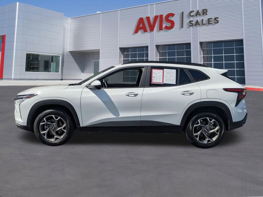 Used 2025 Chevrolet Trax LT w/ LT Convenience Package FWD image 10