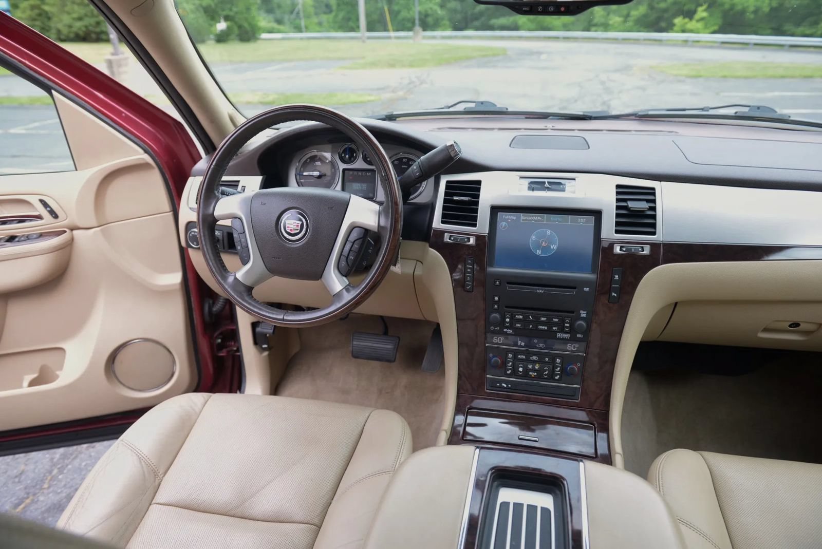 Used 2010 Cadillac Escalade Luxury AWD/4WD image 78