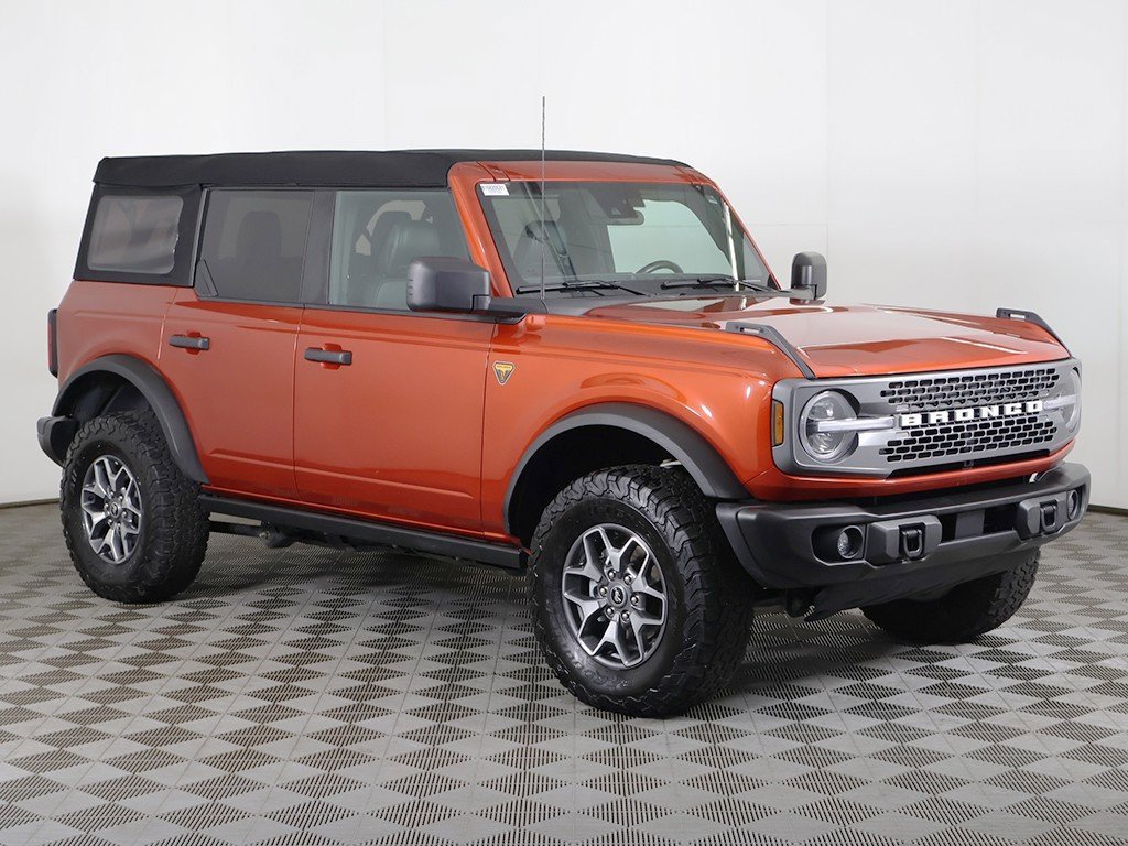 Used 2023 Ford Bronco Badlands image 2