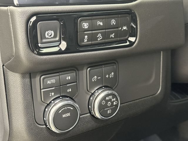 New 2026 GMC Yukon XL AT4 w/ LPO, Floor Liner Package AWD/4WD image 35