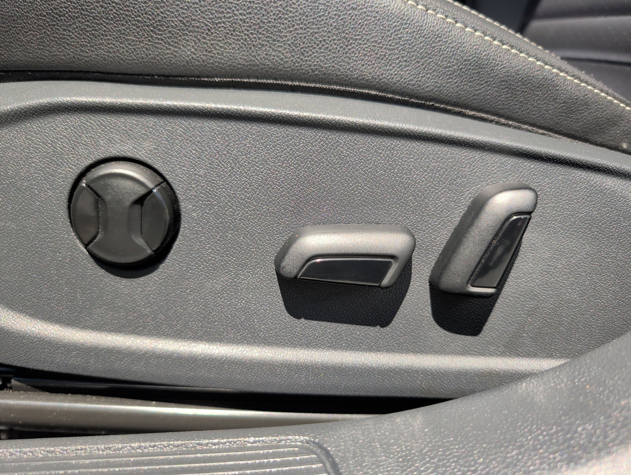 Used 2022 Volkswagen Jetta SE FWD image 16