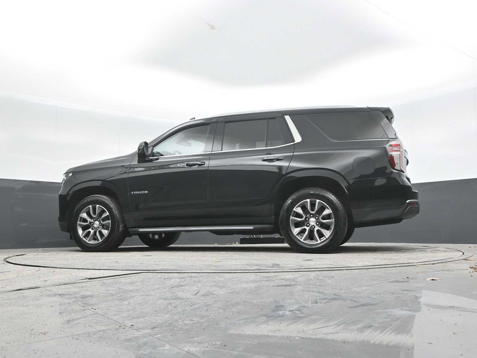 Used 2022 Chevrolet Tahoe LT w/ Luxury Package image 45
