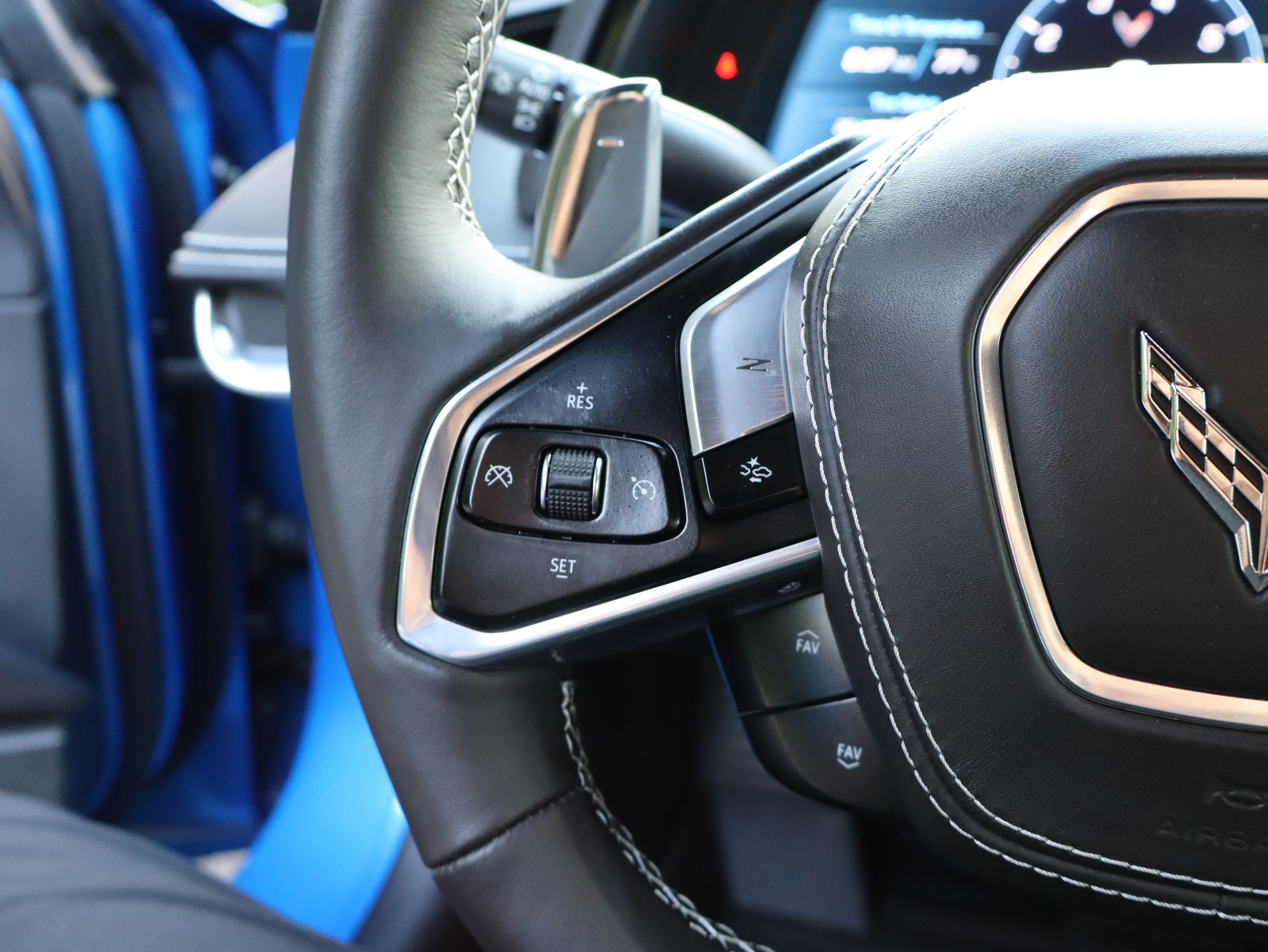 Used 2025 Chevrolet Corvette Stingray Preferred Conv w/ Z51 Performance Package RWD image 25