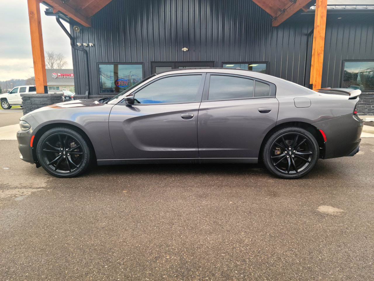 Used 2018 Dodge Charger SXT w/ Blacktop Package image 22