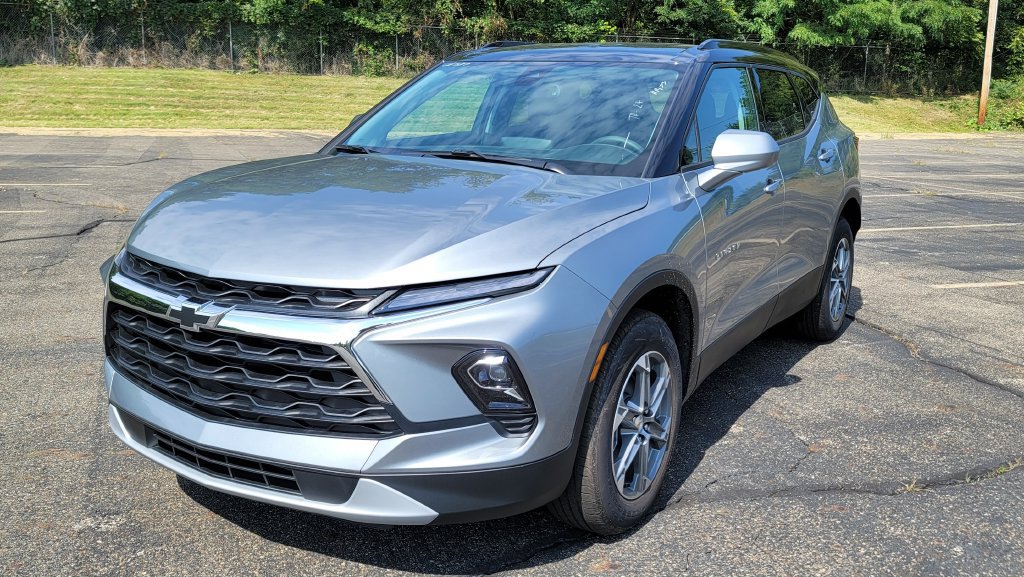 New 2026 Chevrolet Blazer LT w/ Convenience Package FWD image 3