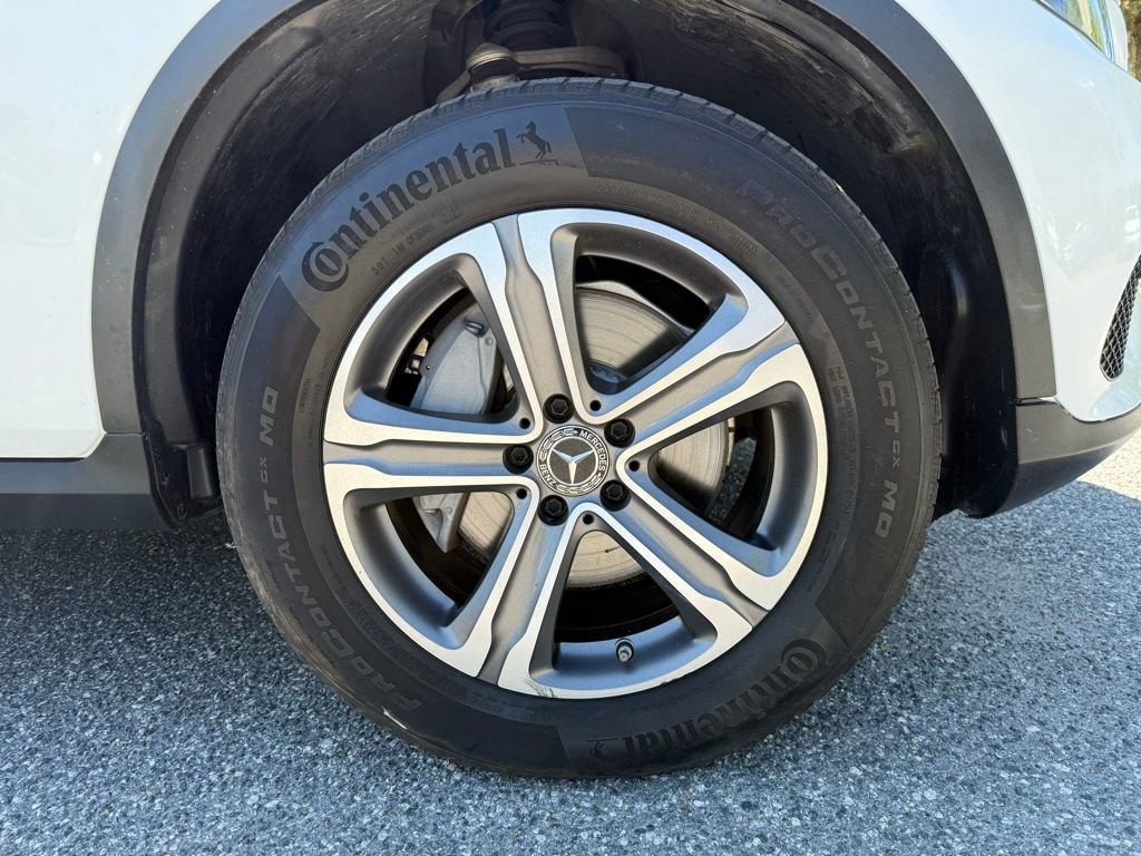 Used 2019 Mercedes-Benz GLC 300 4MATIC w/ Premium Package image 7