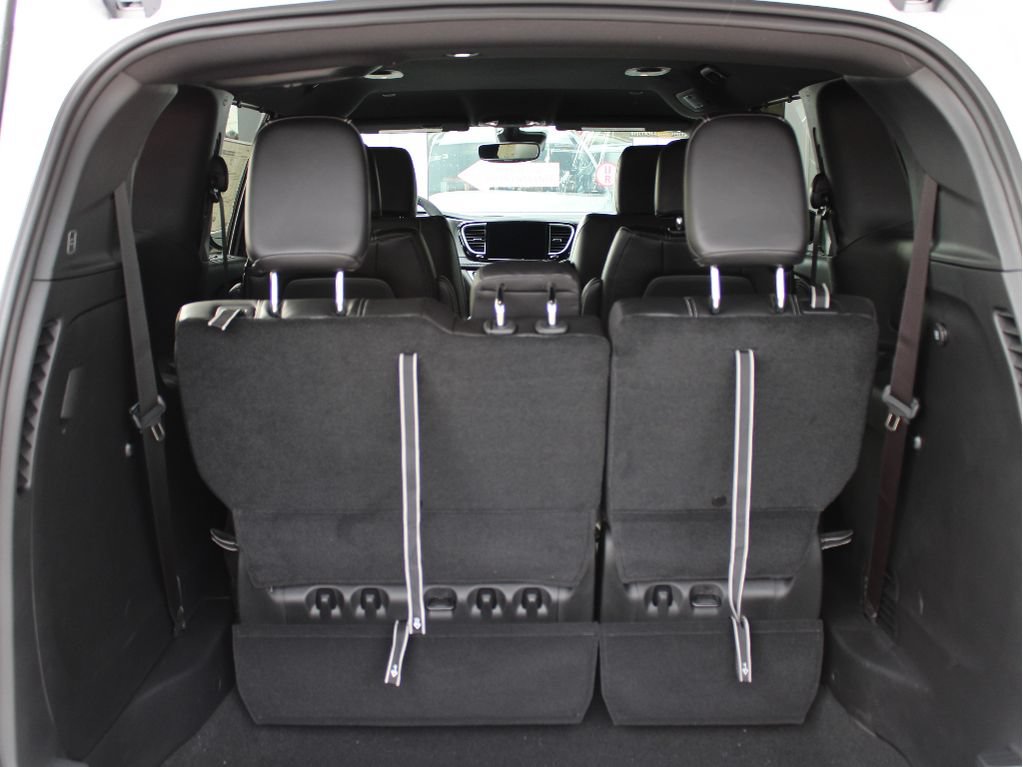 New 2026 Chrysler Pacifica Select AWD/4WD image 36