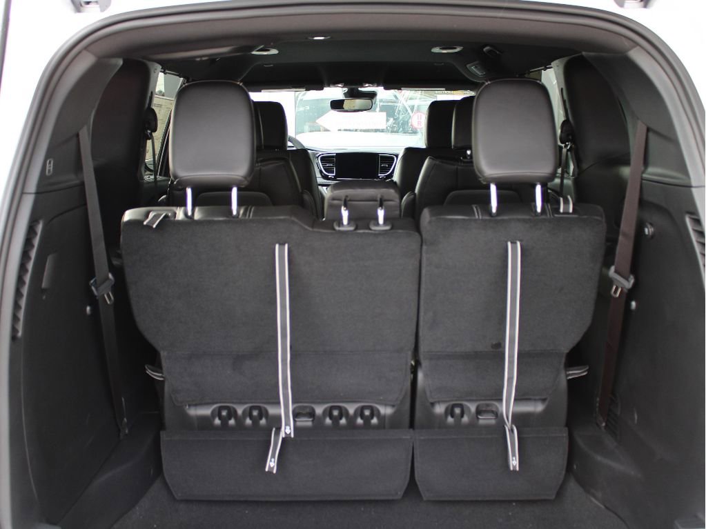 New 2026 Chrysler Pacifica Select image 36