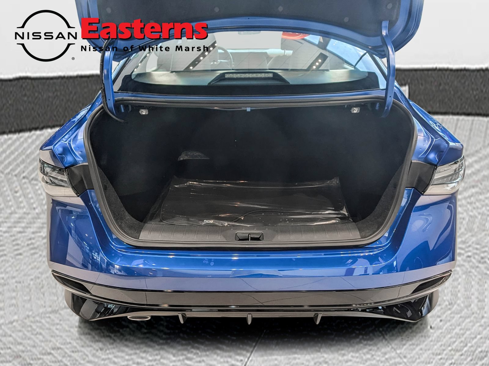 New 2027 Nissan Sentra SR w/ Floor Mat Package FWD image 10