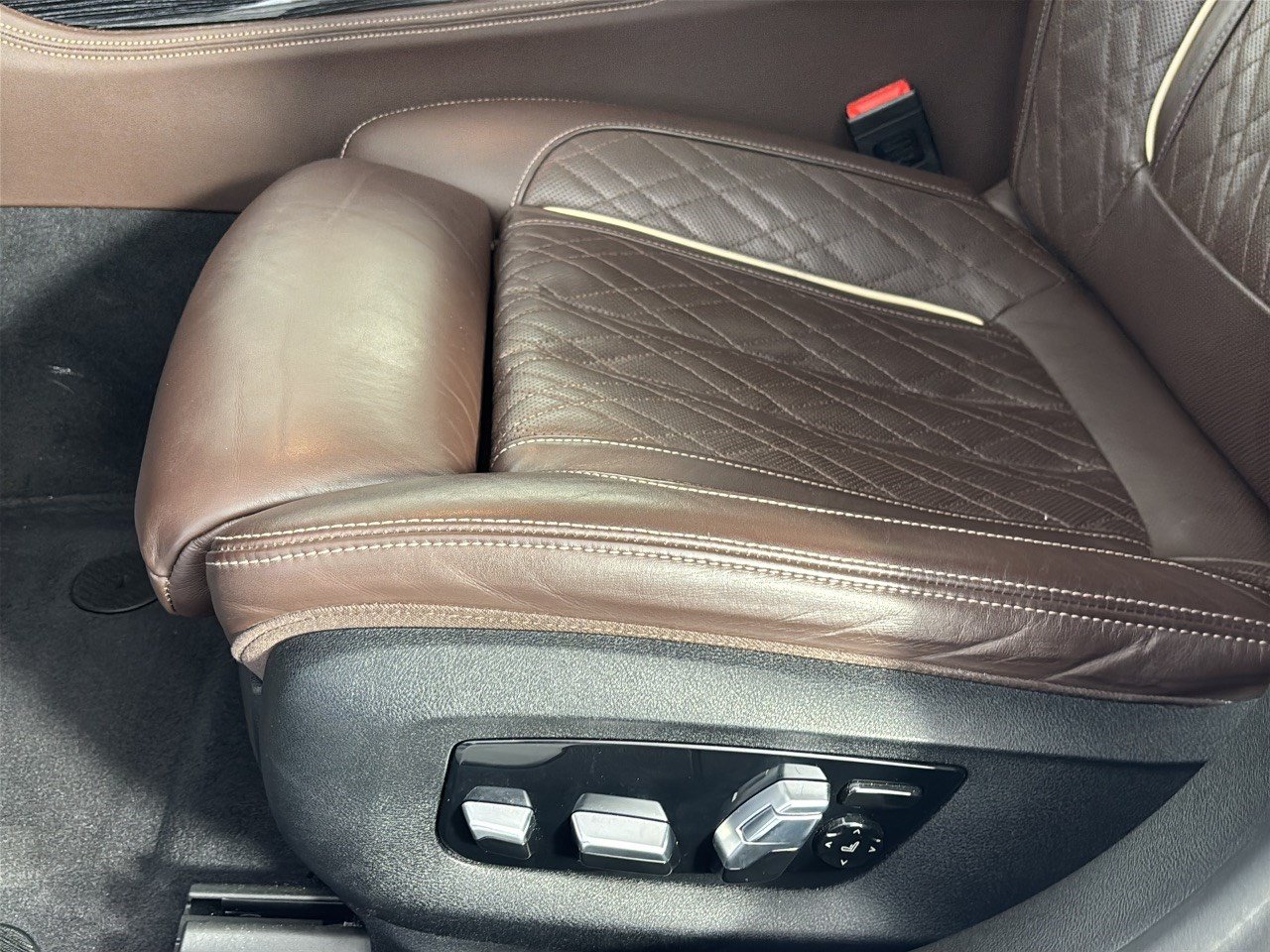 Used 2022 BMW 750i xDrive w/ Luxury Rear Seating Package AWD/4WD image 16