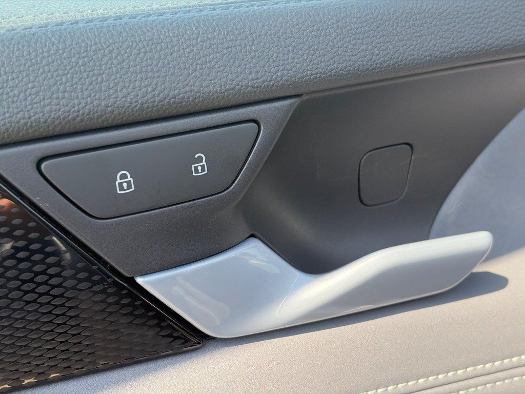 Certified 2026 Volkswagen Tiguan SE AWD/4WD image 20