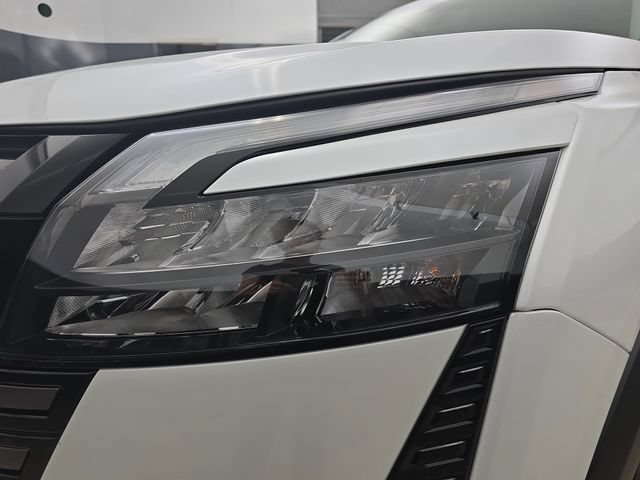 New 2026 Nissan Pathfinder Platinum FWD image 10