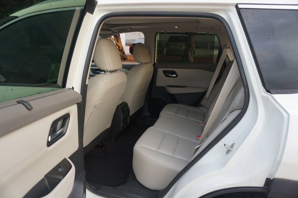 Used 2023 Nissan Rogue SL w/ SL Premium Package FWD image 15