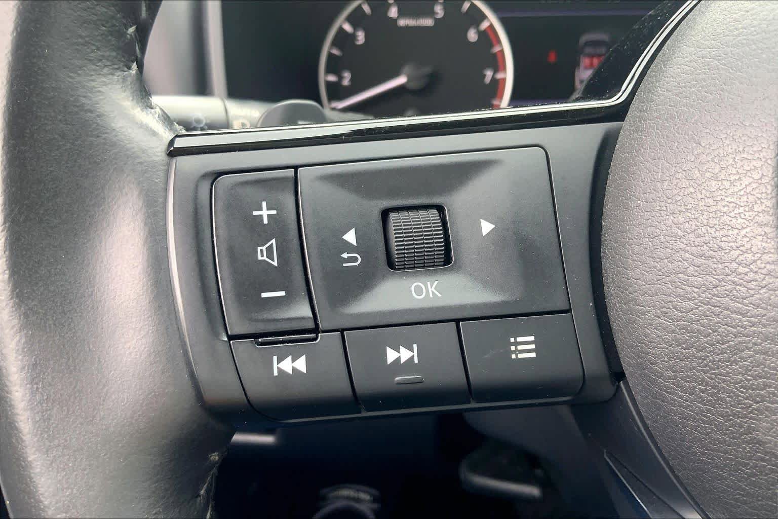 Used 2023 Nissan Rogue SV w/ SV Premium Package AWD/4WD image 24