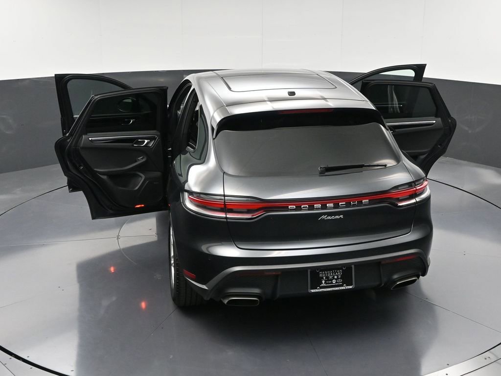 Certified 2025 Porsche Macan image 35