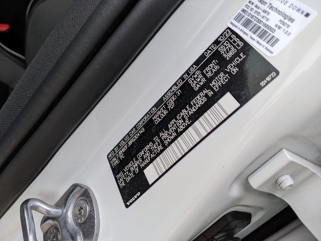 Certified 2024 Volvo S60 T8 Ultimate w/ Climate Package image 30