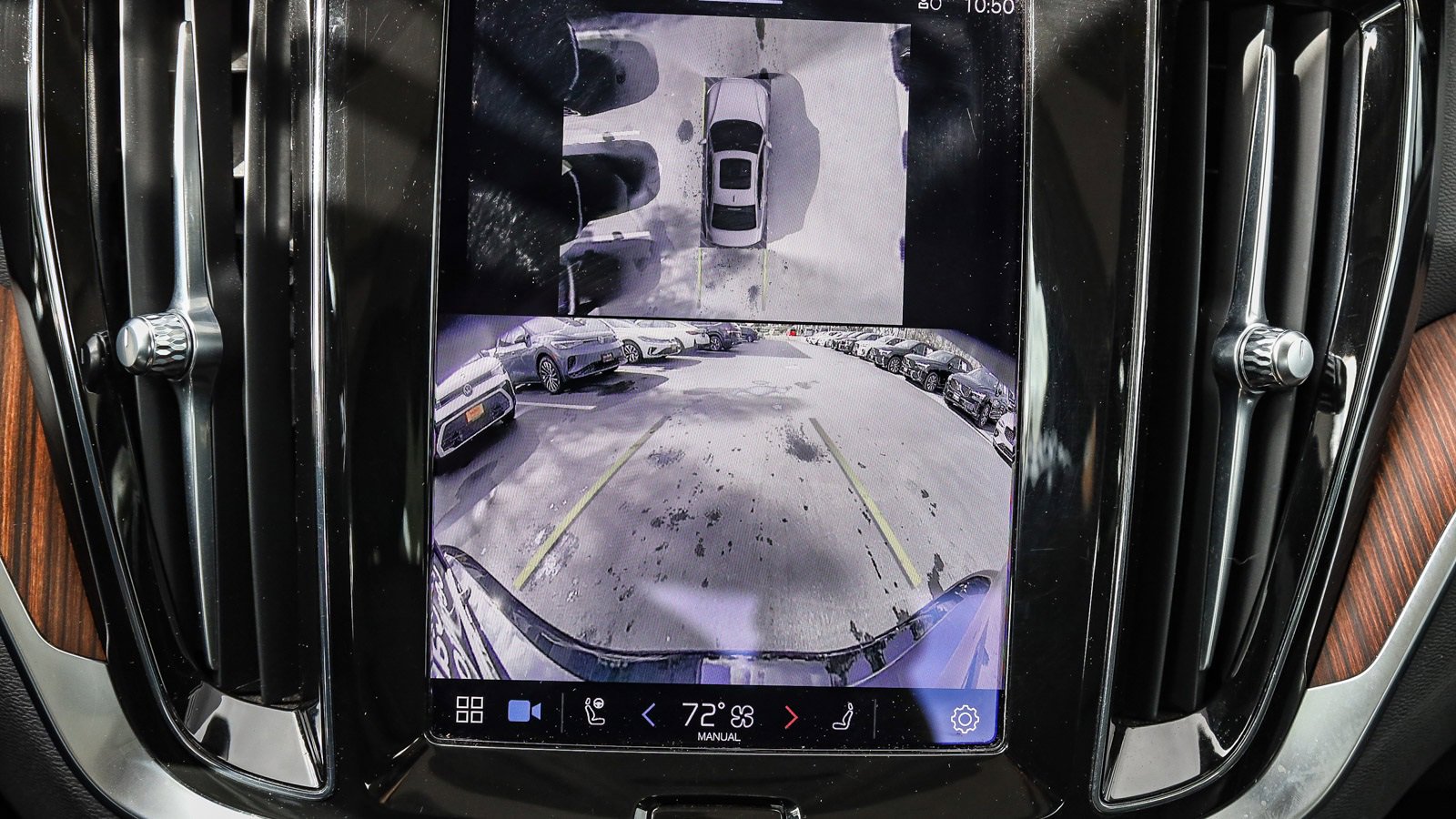 Used 2024 Volvo S60 B5 Plus image 25