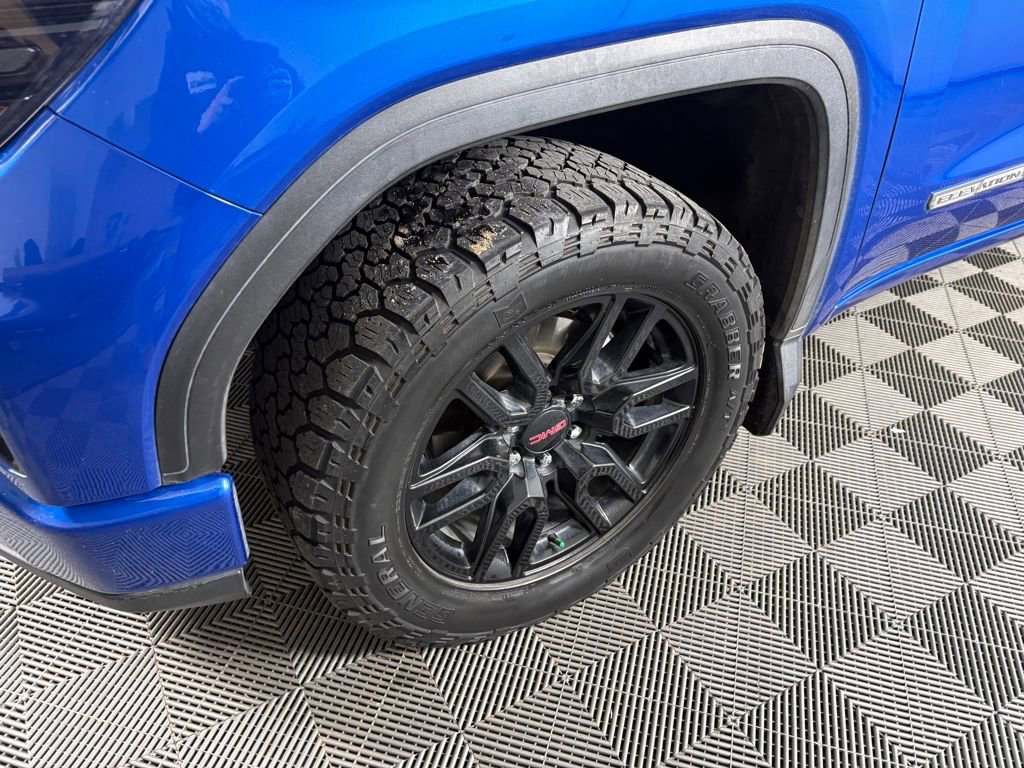 Used 2023 GMC Sierra 1500 Elevation image 10