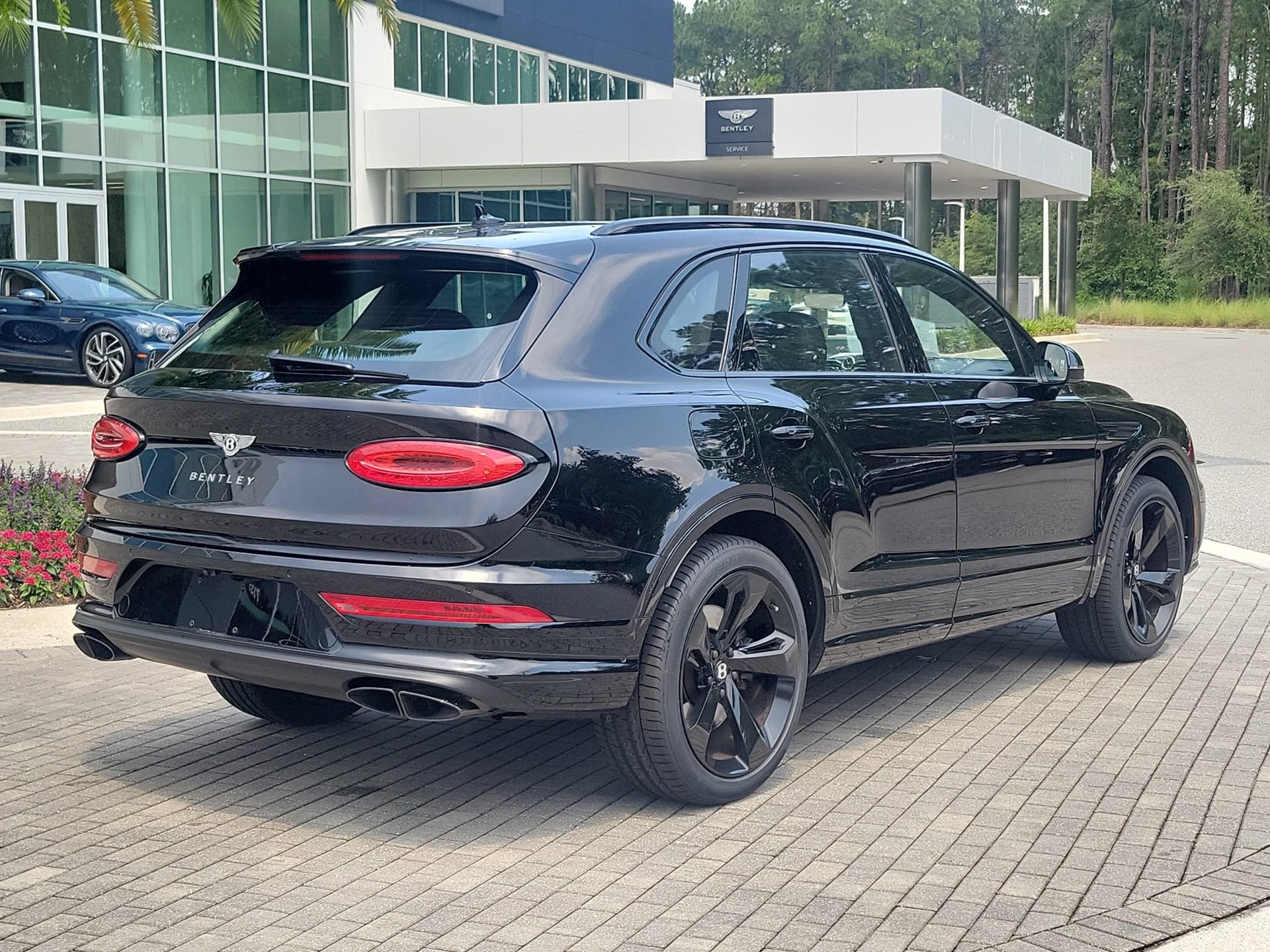 Certified 2023 Bentley Bentayga AWD/4WD image 7