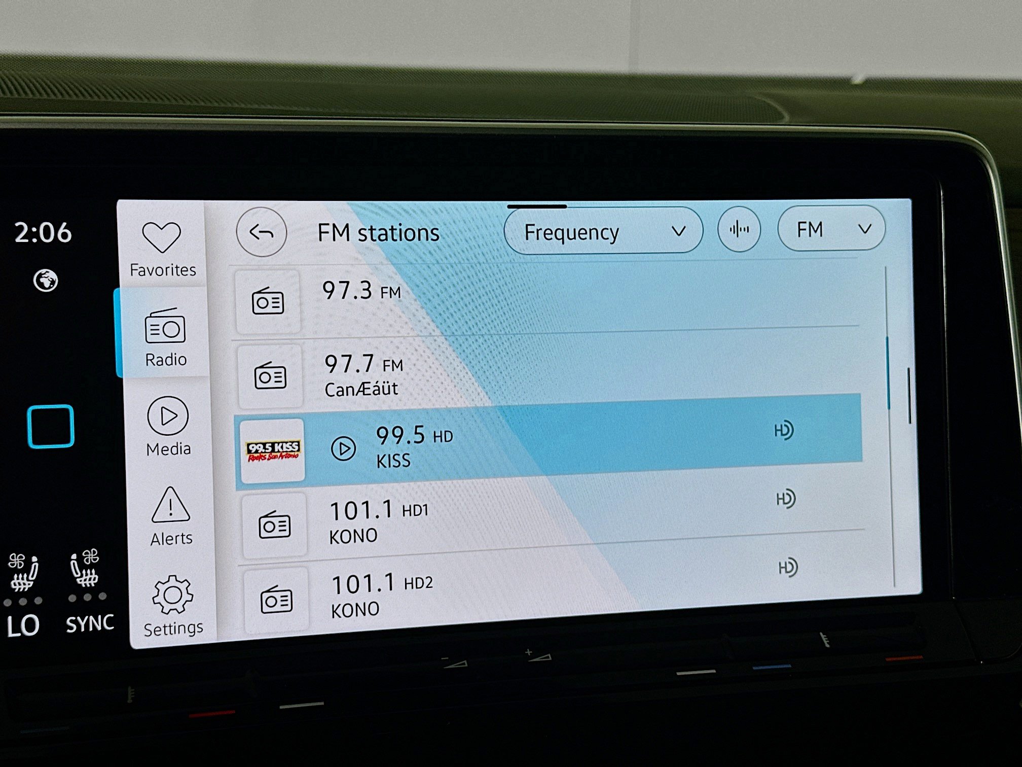 Used 2024 Volkswagen Atlas SE image 21