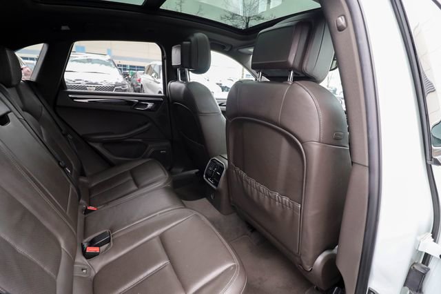 Used 2018 Porsche Macan AWD/4WD image 43