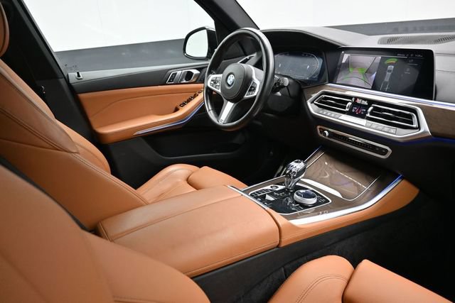 Used 2021 BMW X5 xDrive40i w/ M Sport Package AWD/4WD image 19
