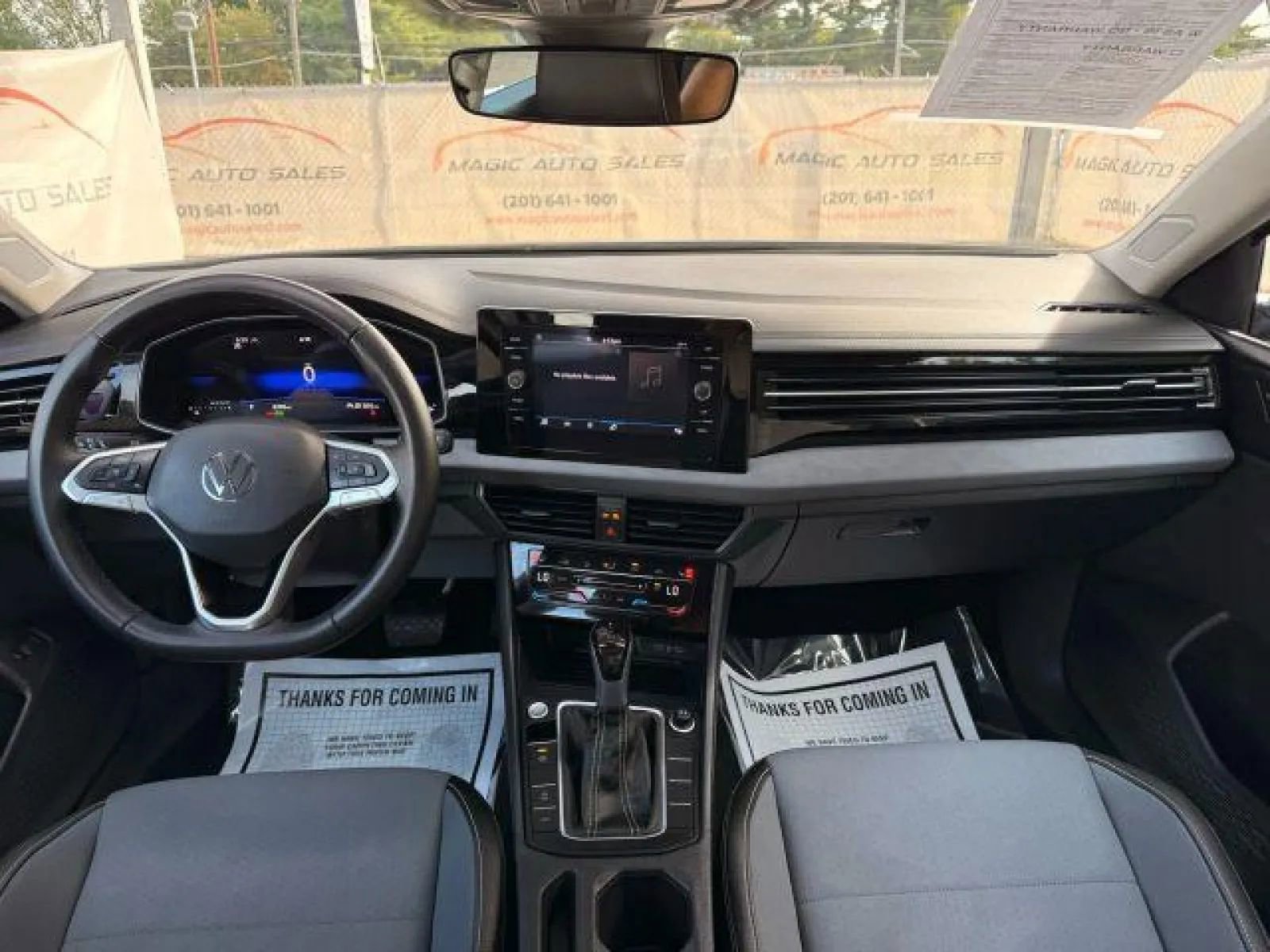 Used 2025 Volkswagen Jetta SE image 25